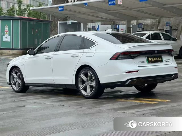 Honda Accord PHEV 2024 Белый из Китая, фото 4