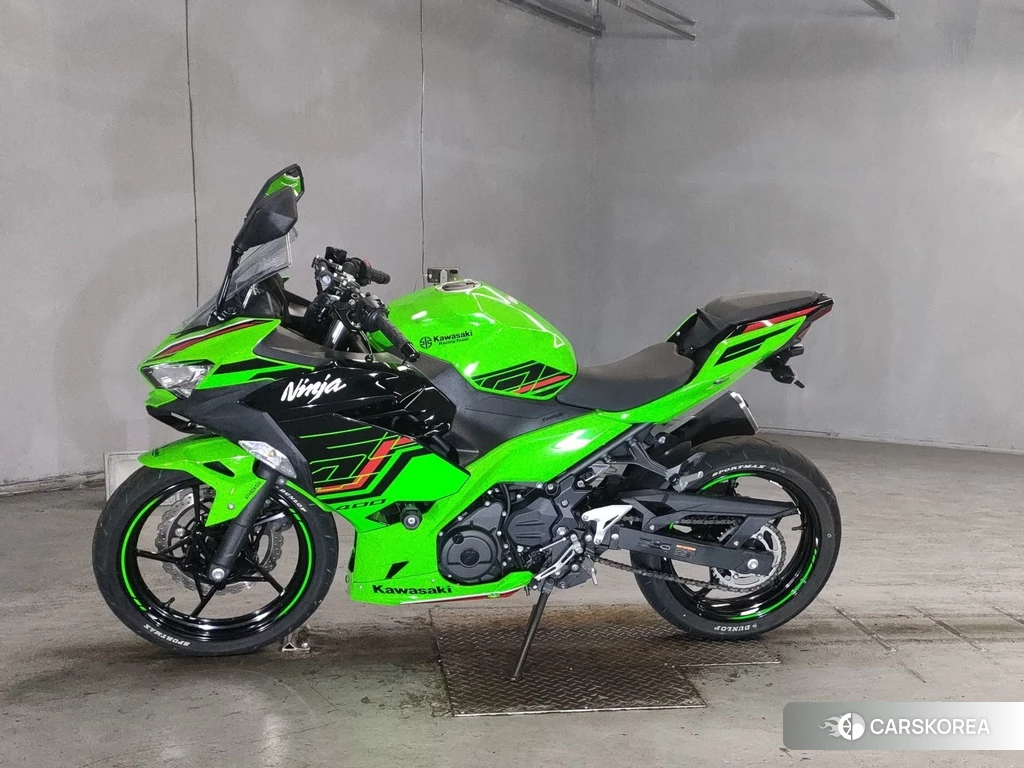 Проданный Kawasaki NINJA 400 2022 из Японии