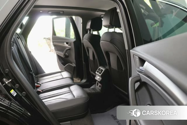 Audi Q5L id 4313696 из Китая 12