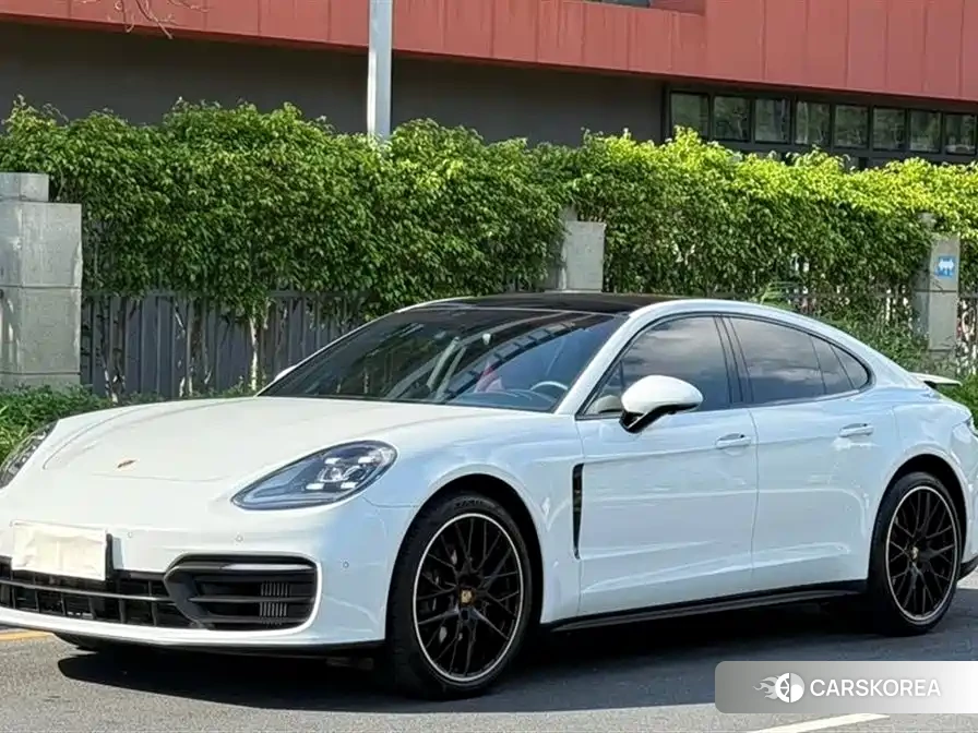 Porsche Panamera 2023 Белый из Китая, фото 2