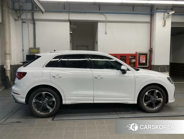 Audi Q3 2023 Белый из Китая, фото 2
