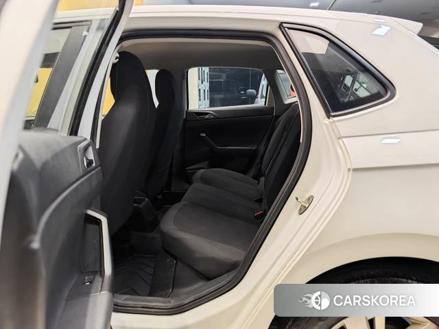 Volkswagen Polo id 4214513 из Китая 12