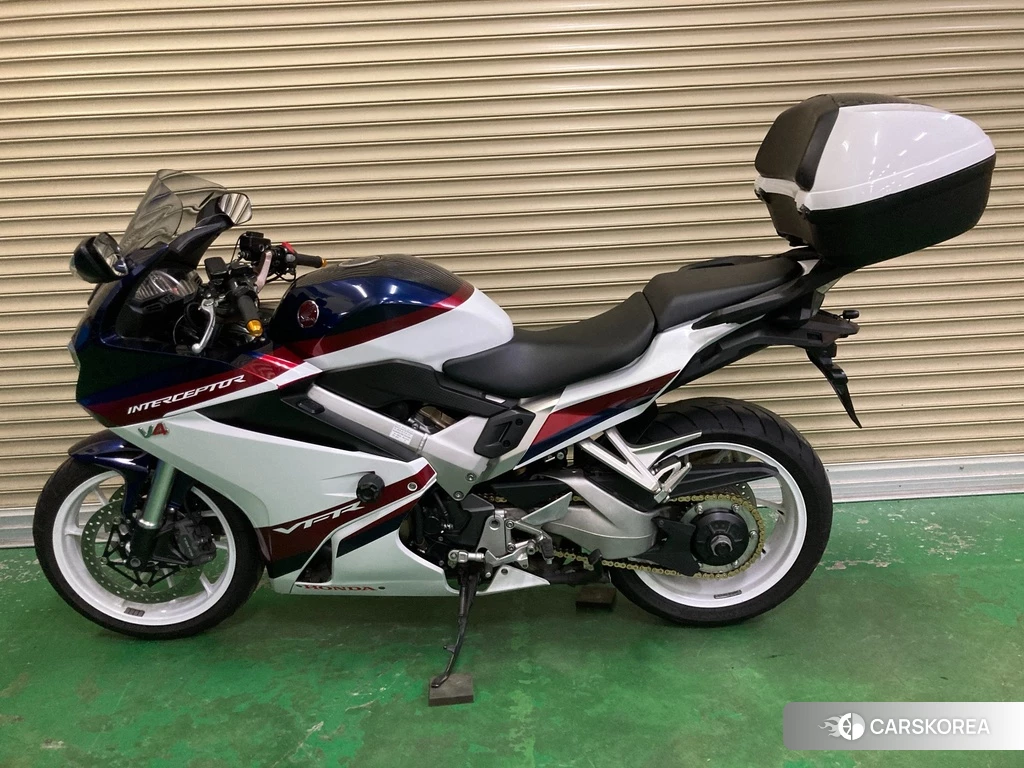 Проданный Honda VFR800F 2019 из Японии