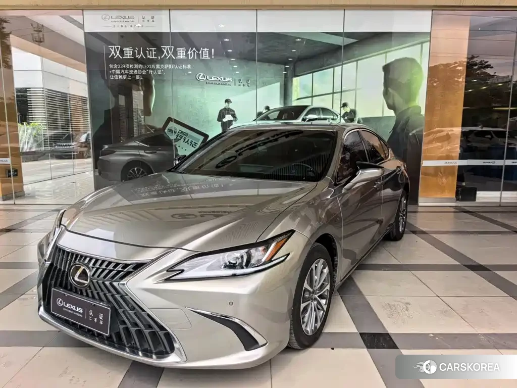 Lexus ES 2023 Silver/gray из Китая, фото 2