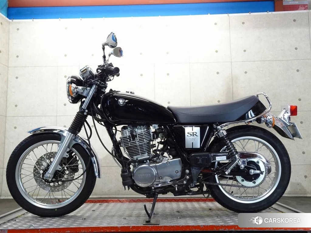 Проданный Yamaha SR 400 2020 из Японии, фото 2