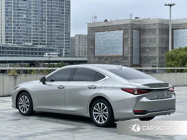 Lexus ES id 4261240 из Китая 7