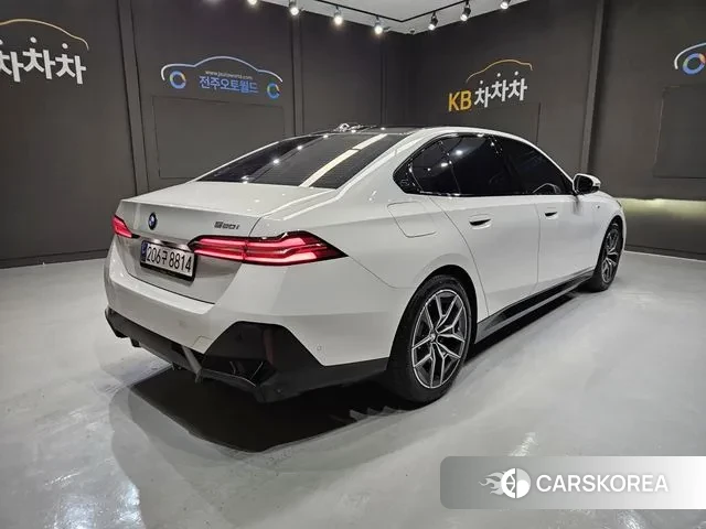 BMW 5 Series (G60) id 3477361 из Кореи 12