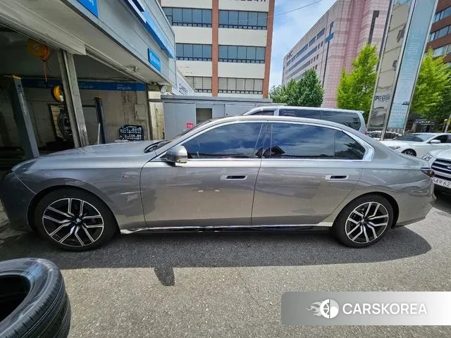 BMW 7 Series (G70) id 3365337 из Кореи 9