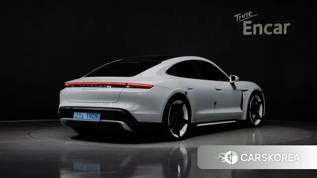 Porsche Taycan id 3519049 из Кореи 12