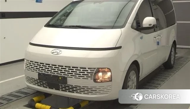 Hyundai Staria 2022 Белый из Кореи, фото 3