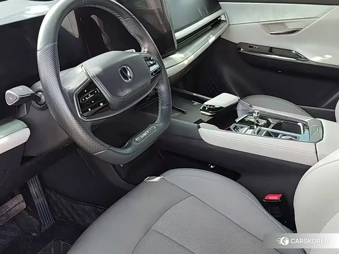 Chang'an Changan UNI-T 2023 Silver/gray из Китая, фото 2