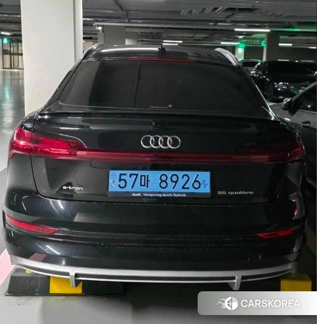 Audi e-Tron 2022 Черный из Кореи, фото 2