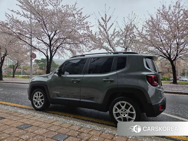 Jeep Renegade id 3919821 из Кореи 12