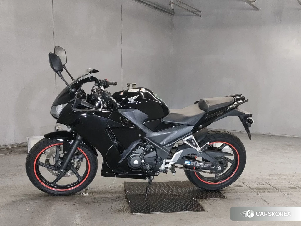 Проданный Honda CBR250R 2015 из Японии