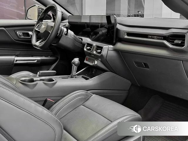 Ford Mustang 2024 Черный из Китая, фото 2
