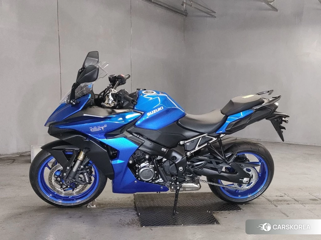 Проданный Suzuki GSX-S1000GT 2022 из Японии, фото 2
