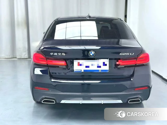 BMW 5 series 2023 Черный из Китая, фото 6