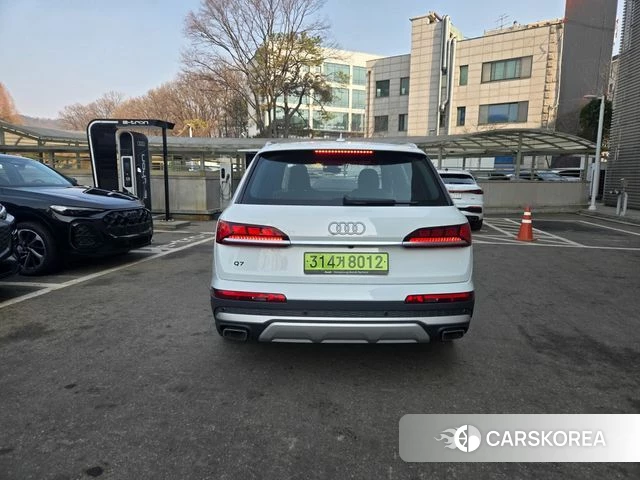 Audi Q7 (4M) 2025 Белый из Кореи, фото 2