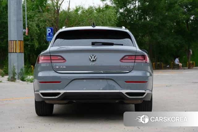 Volkswagen CC 2023 Темно-серый из Китая, фото 5