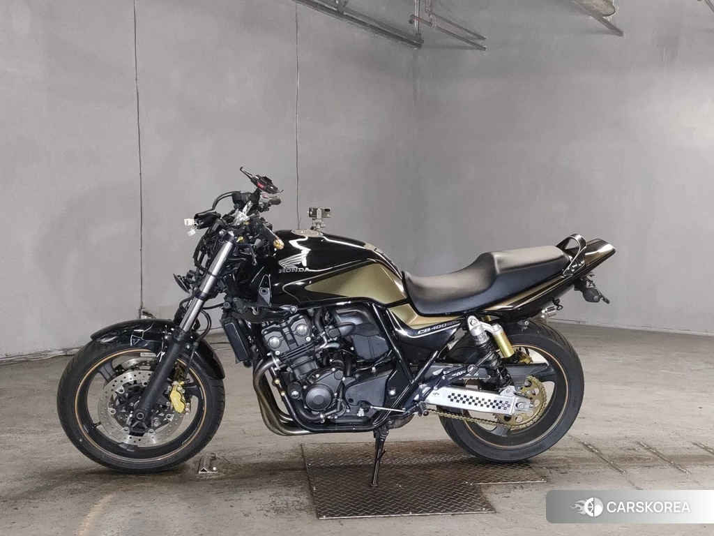 Проданный Honda CB400SF BOLDOR 2012 из Японии, фото 2