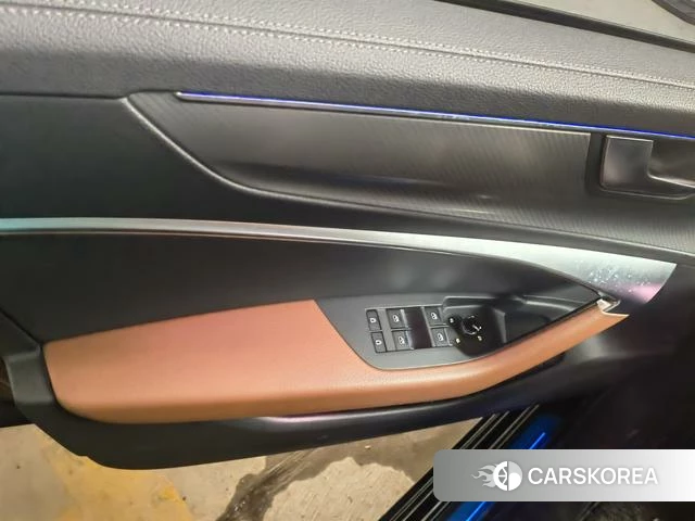 Audi A6L 2021 Черный из Китая, фото 2