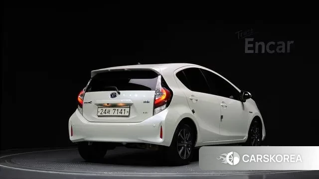 Toyota Prius C id 3018867 из Кореи 12