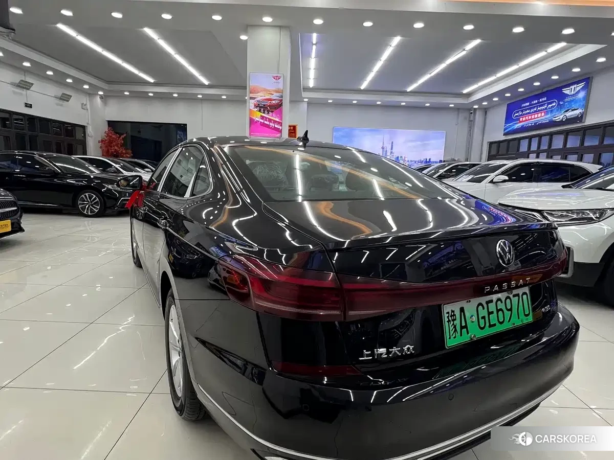 Volkswagen Passat plug-in hybrid 2026 Черный из Китая, фото 3