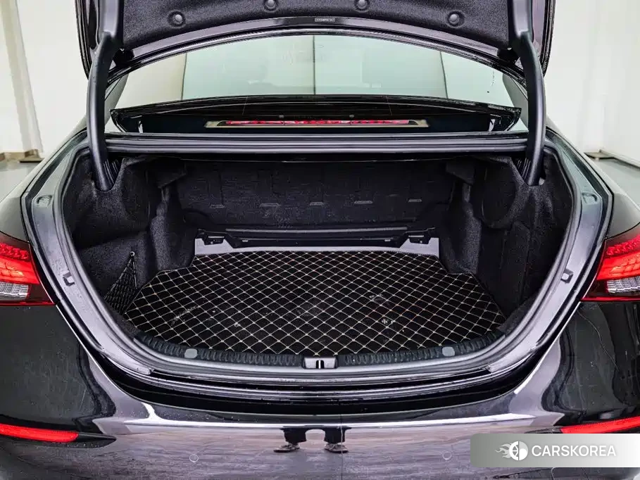 Mercedes-Benz E-Class id 4674299 из Китая 12
