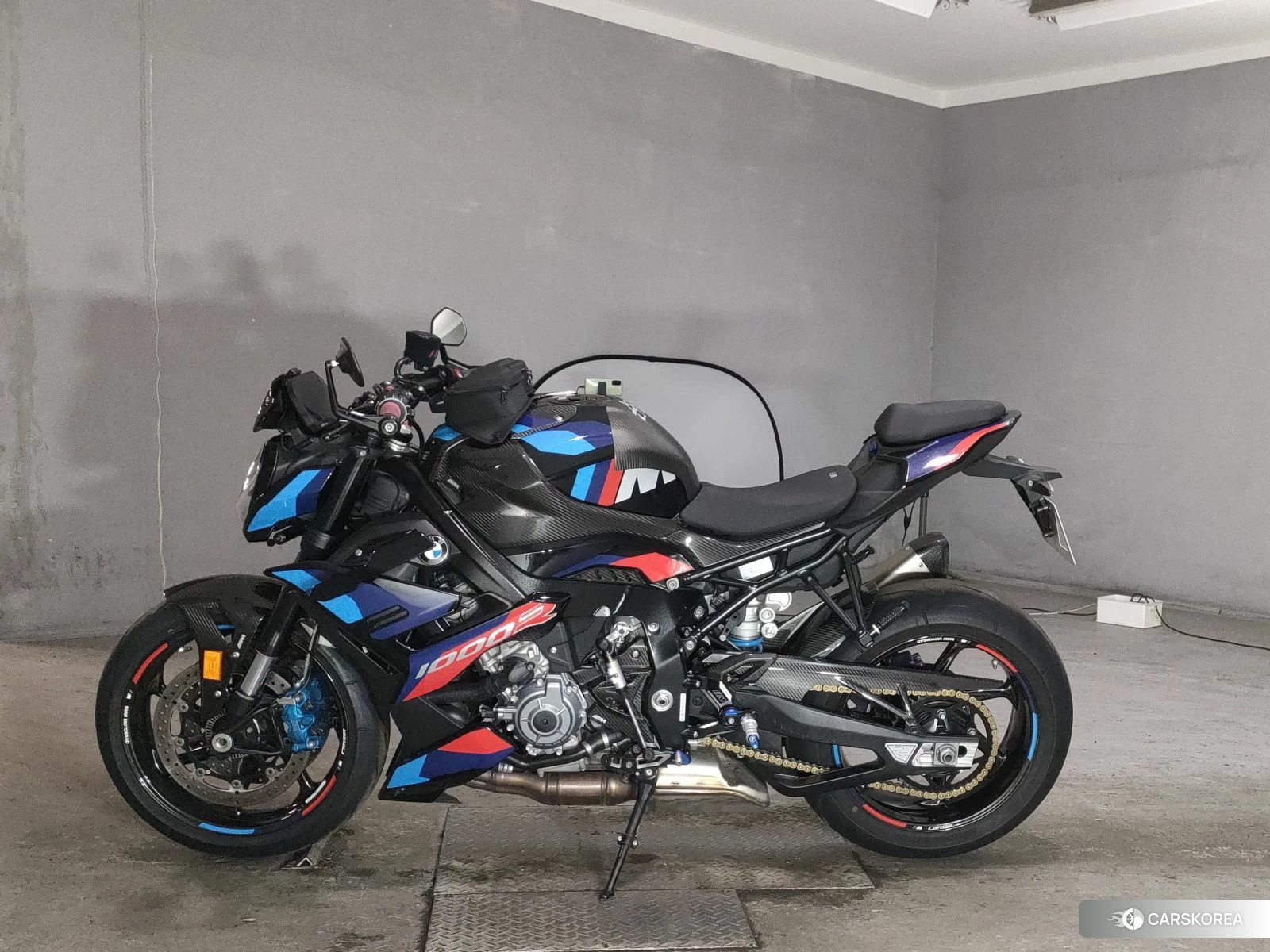 BMW M1000R 2023 из Японии