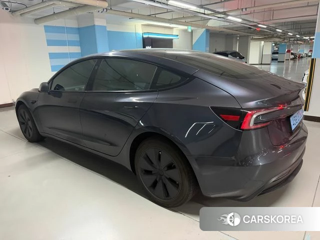 Tesla Model 3 2025 Серый из Кореи, фото 2