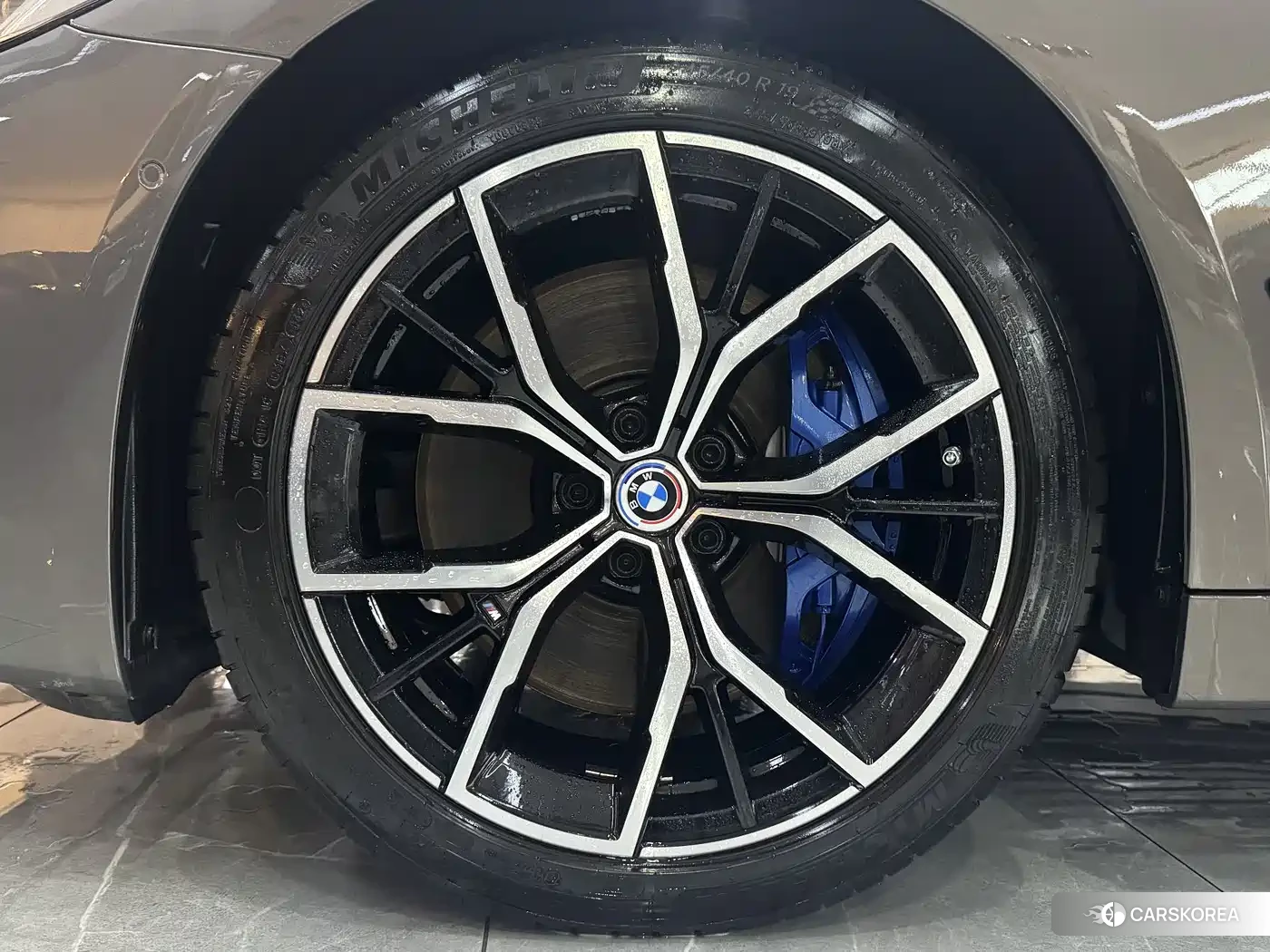 BMW 5 series 2023 Champagne/brown из Китая, фото 5