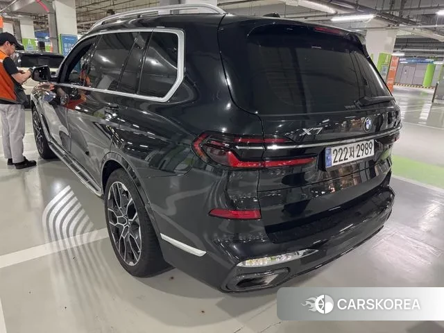 BMW X7 (G07) 2024 Черный из Кореи, фото 2