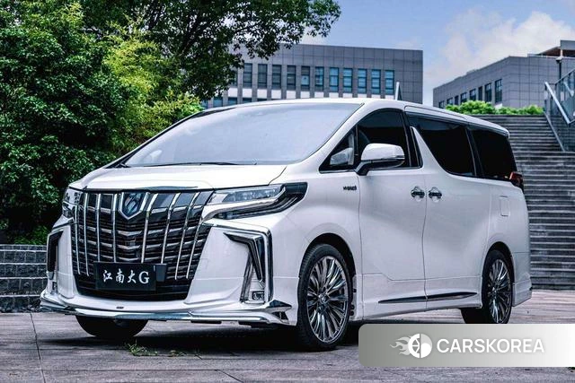 Toyota Elfa 2022 Белый из Китая, фото 2