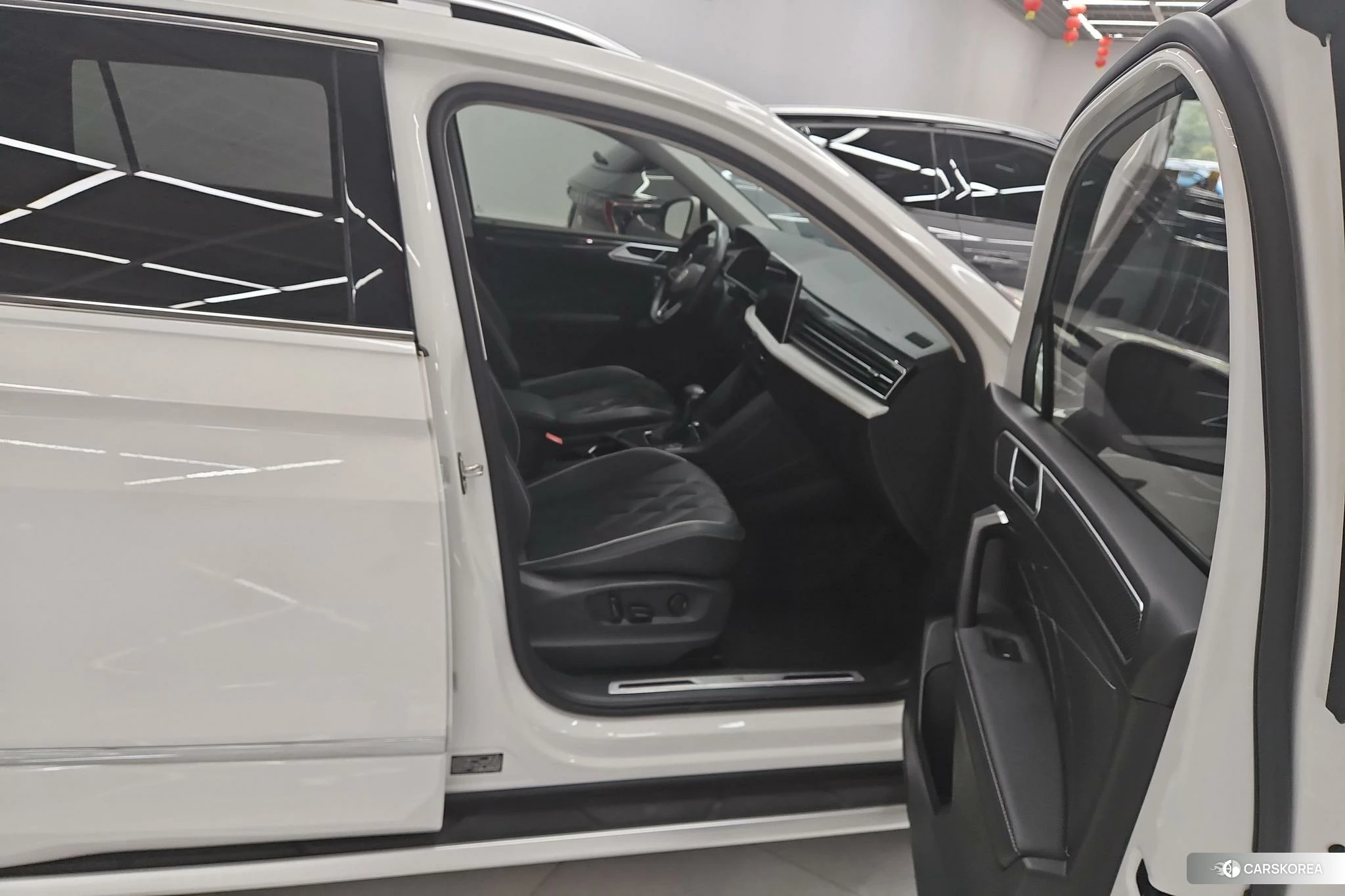 Volkswagen Tiguan L id 4473736 из Китая 9