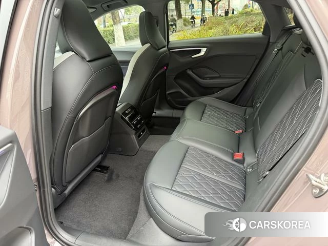 Audi A5L 2025 Красный из Китая, фото 2