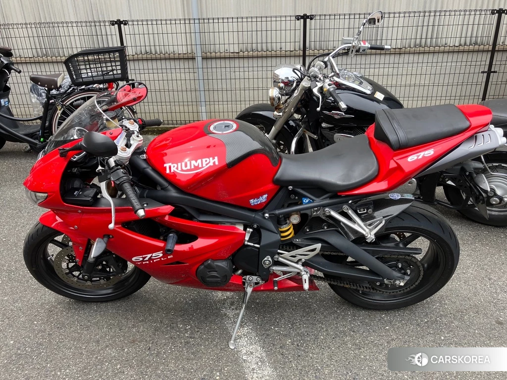 Проданный Triumph DAYTONA 675 2011 из Японии