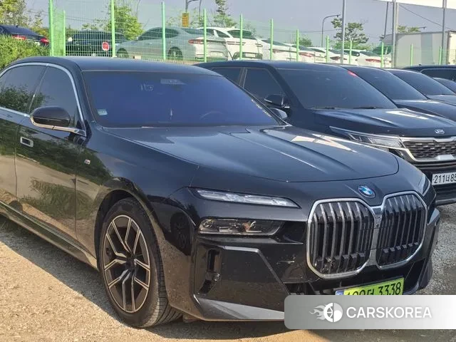 BMW 7 Series (G70) 2024 Черный из Кореи, фото 2