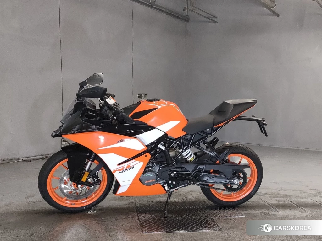 Проданный KTM RC 125 2018 из Японии, фото 2