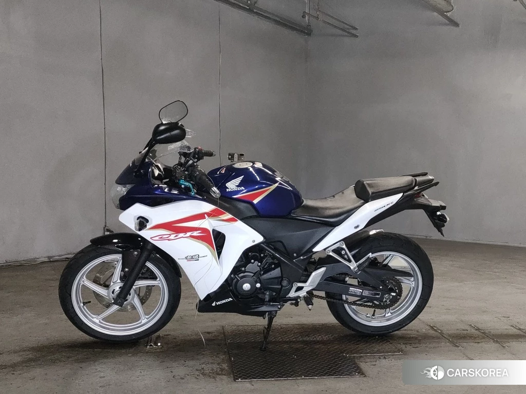 Проданный Honda CBR250R 2011 из Японии, фото 2
