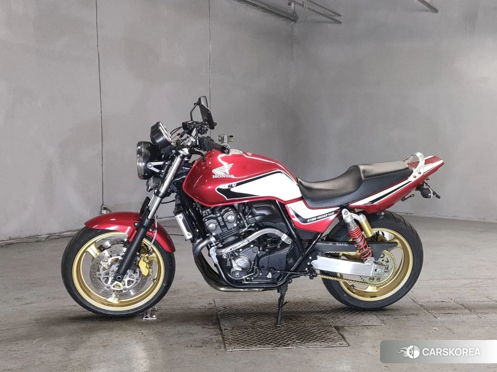Проданный Honda CB400SF 2014 из Японии, фото 2