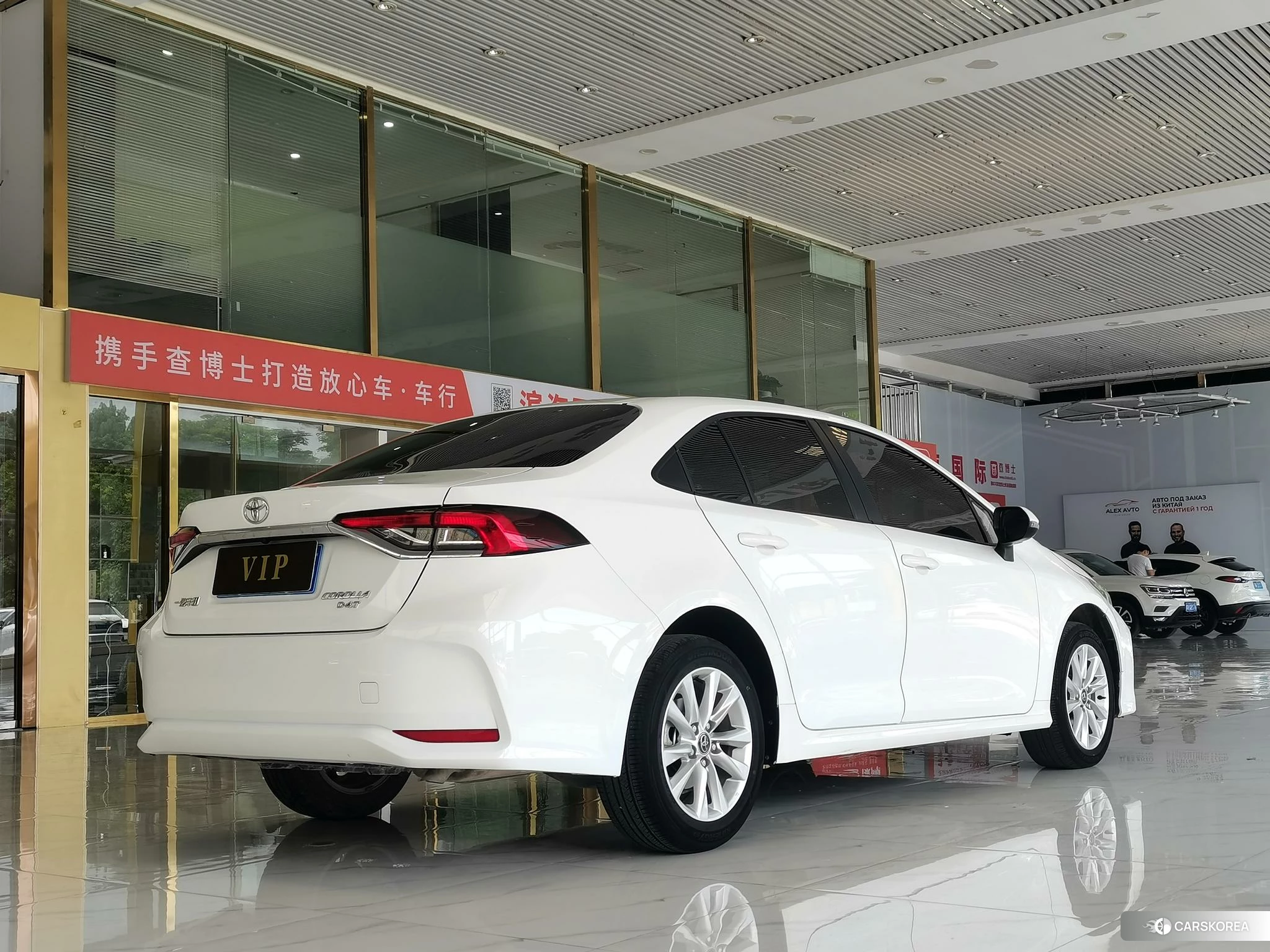 Toyota Corolla 2023 Белый из Китая, фото 4