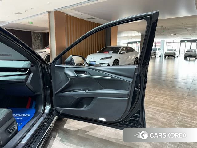Toyota Camry id 4307661 из Китая 12