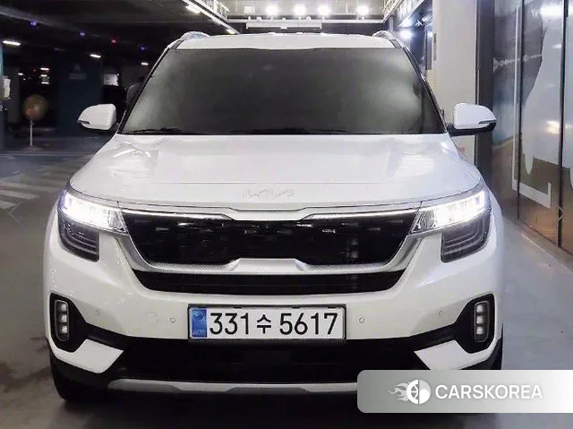 Kia Seltos 2022 Белый из Кореи, фото 2