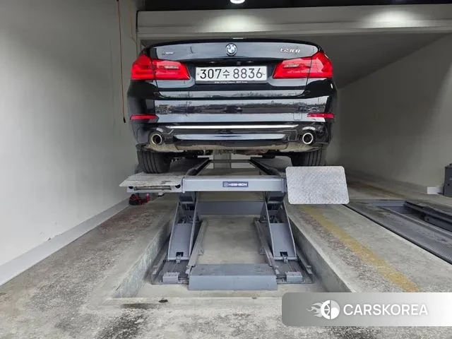 BMW 5 Series (G30) 2020 Черный из Кореи, фото 2