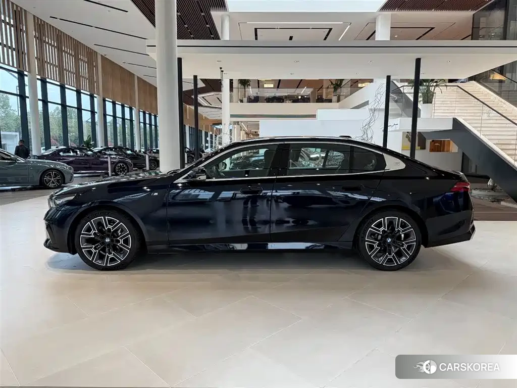 BMW 5 series id 4553898 из Китая 8