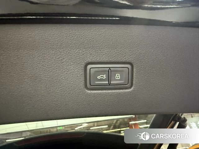 Audi Q8 id 4366070 из Китая 9