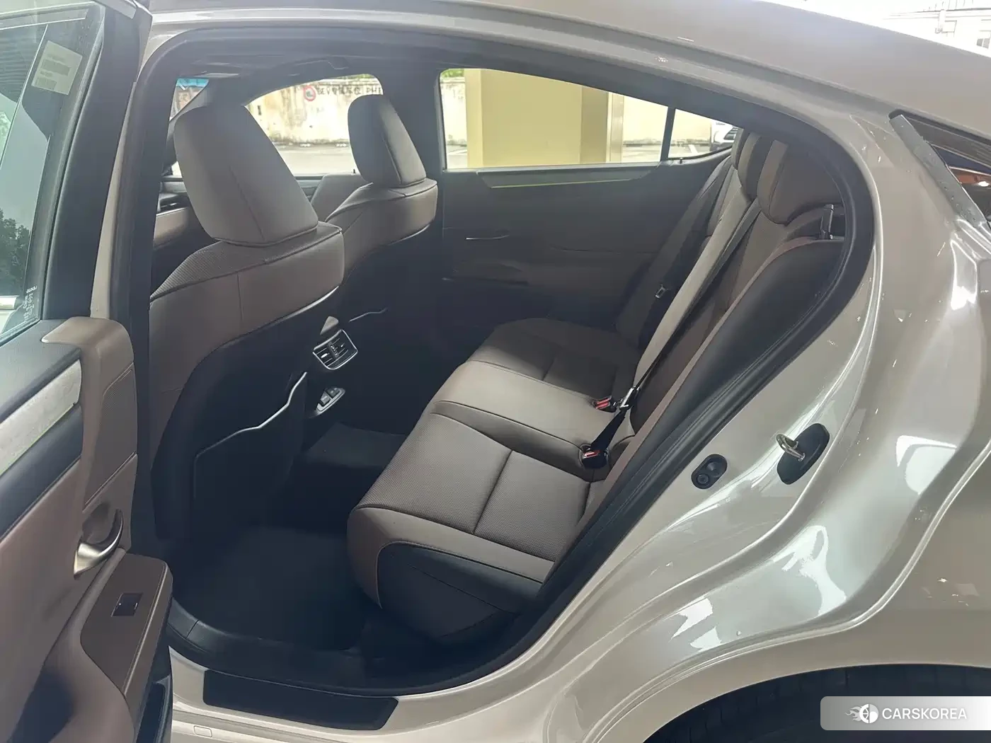 Lexus ES 2025 Белый из Китая, фото 2