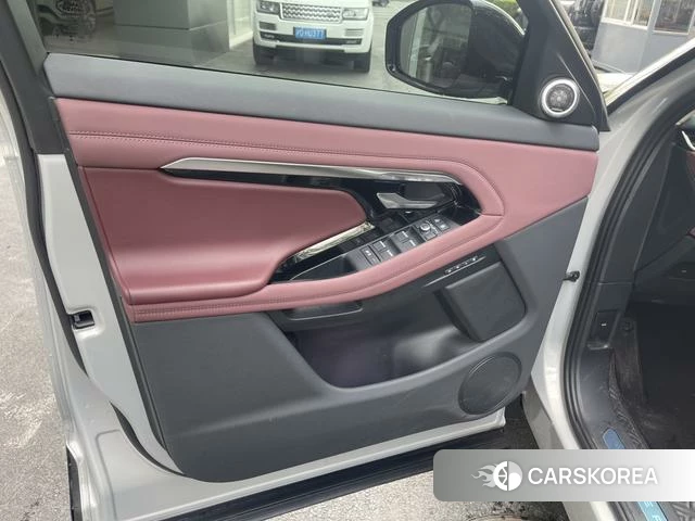 Land Rover Range Rover Aurora 2024 Серебристо-серый из Китая, фото 5