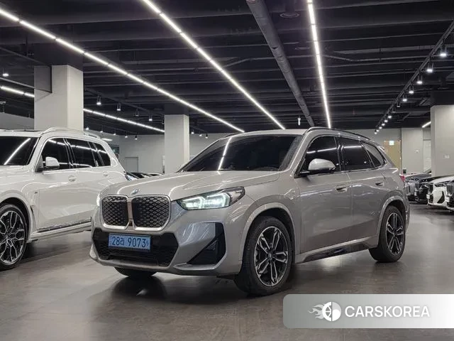 BMW iX1 (U11) 2024 Серебристо-серый из Кореи, фото 2