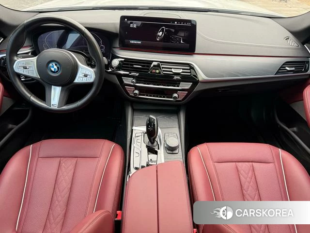 BMW 5 series PHEV 2023 Белый из Китая, фото 2